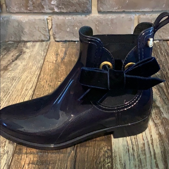 Boots - Picture 4 of 8